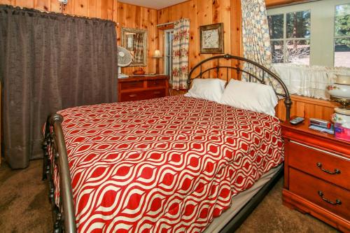 All Seasons Chateau - Beautiful cozy cabin and just couple steps away from Bear Mountain Resort in Big Bear Lake, USA