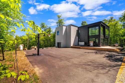 Nordic Lodge Tremblant -5 Bdrs,hot Tub,pool Table