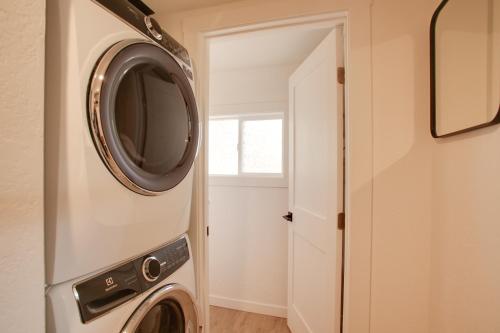 Cozy Coeur dAlene Getaway with Fire Pit, Near Dtwn