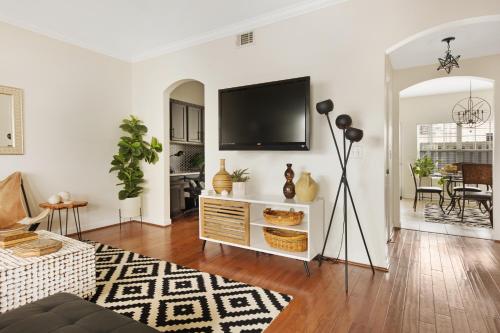 Relax in Style Near the Heart of Music City in Nashville, USA