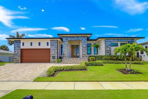 624 Seagrape Drive - main image