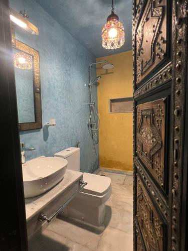 room detail thumbnail 2