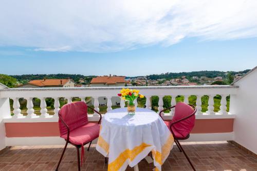 One-Bedroom Apartment with Garden View