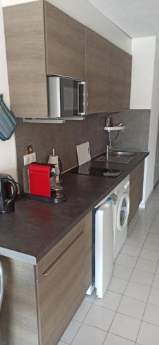 Kitchen, Appartement Vias-Plage near La Brasserie