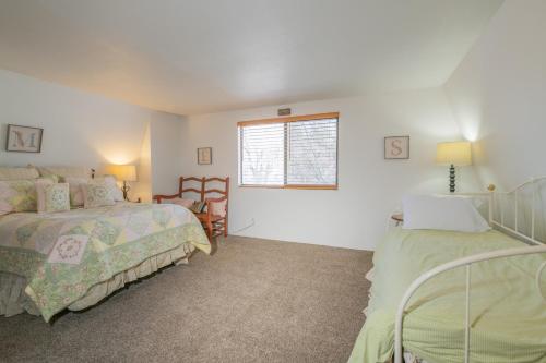 The Love Shack - Cozy cabin in a such a great spot! Very quiet neighborhood in Sugarloaf, USA