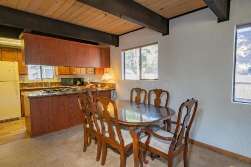 The Duran Cabin - Vintage Big Bear Cabin In Big Bear City in Big Bear City, USA