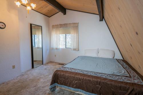 The Duran Cabin - Vintage Big Bear Cabin In Big Bear City in Big Bear City, USA