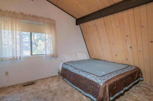 The Duran Cabin - Vintage Big Bear Cabin In Big Bear City in Big Bear City, USA