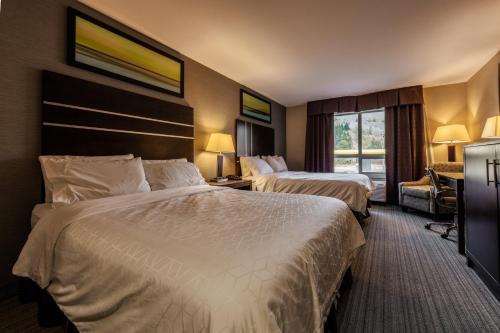 Holiday Inn Express Golden-Kicking Horse, an IHG Hotel