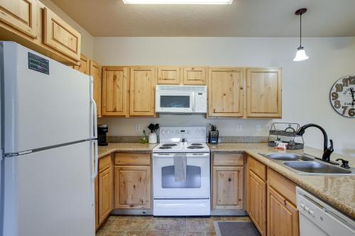 Coeur dAlene Vacation Rental 4 Mi to Hayden Lake