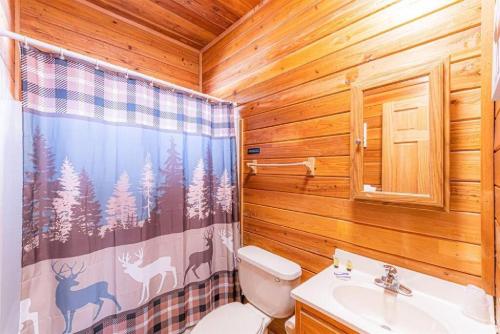 Cabin #5 Black Bear - Pet Friendly - Sleeps 6 - Playground & Game Room, Payson (photo 4)