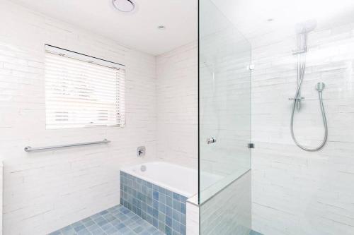 Three-Bedroom House image 10