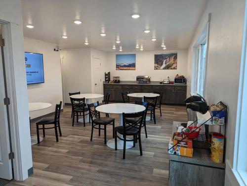 Henry's Fork Inn Henry's Fork Inn