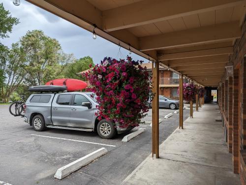 Henry's Fork Inn Henry's Fork Inn