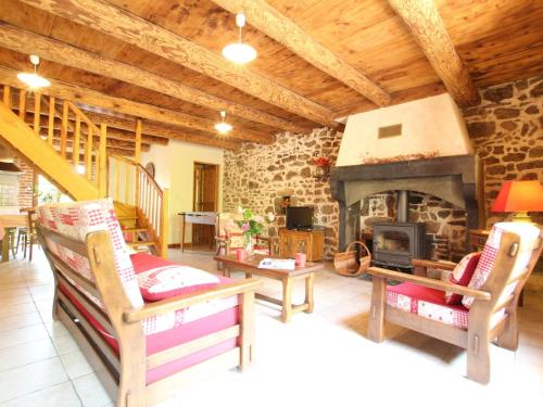 . Charmante Maison de Ferme avec Cour Fermée, Proche Loisirs et Nature