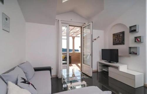 Two-Bedroom Apartment with Terrace and Sea View