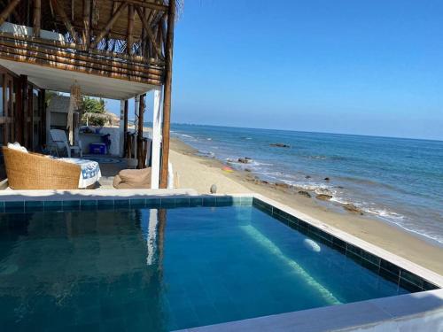 La Soñadora casa frente al mar con piscina