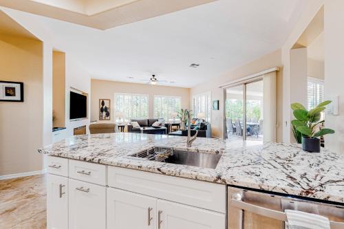 Sun City West Livin' in ซันซิตี้