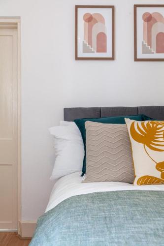 One bedroom flat in the heart of Brixton, Лондон (фото 3)