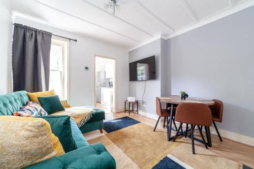 One bedroom flat in the heart of Brixton, Лондон (фото 8)