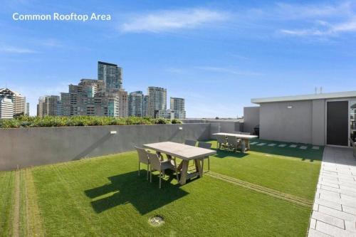 Chatswood CBD 2BR l Balcony l Parking l Office