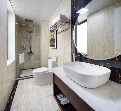 Diamond Luxury Hotel Room Type - Standard King Room