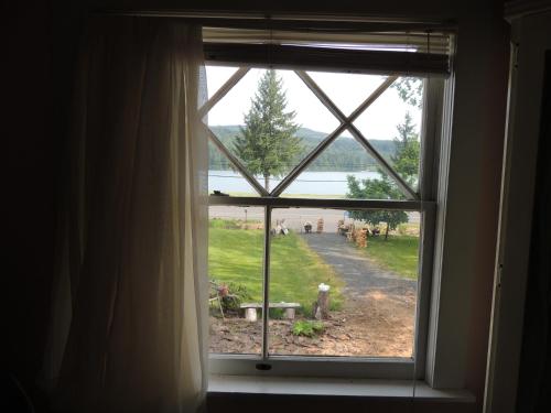 Foster Lake Inn - image 9