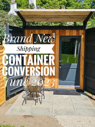 แกลมเนส ลักชัวรี ชิปปิ้ง คอนเทนเนอร์: สำหรับผู้ใหญ่เท่านั้น (GlamNess Luxury Shipping Containers: Adults Only) in คัลดูเทล