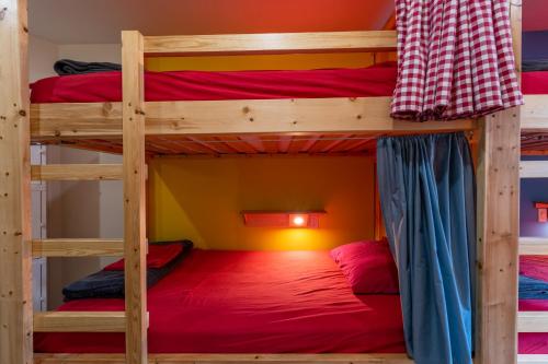 Bed in 6-Bed Mixed Dormitory Room