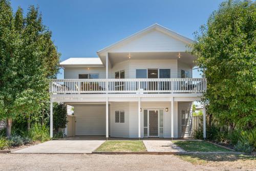 . Chloe's Place - Aldinga Beach - C21 SouthCoast Holidays