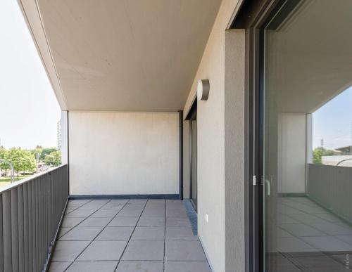 Erkély/terasz, Whats-App Self-Check-IN - 1BR Apartment, near airport,15 min to Center in 11. kerület - Simmering