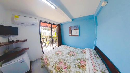 Standard Double Room image 2