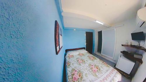 Standard Double Room image 4