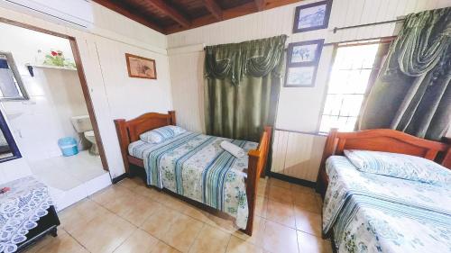 Quadruple Room image 7