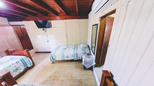 Quadruple Room image 3