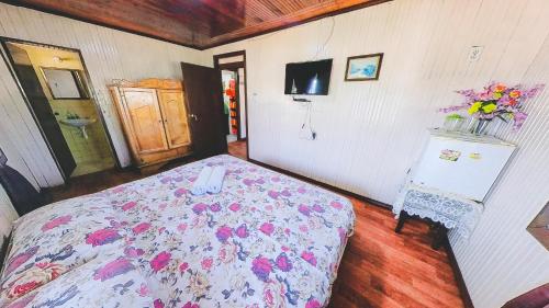 Superior Deluxe Double or Twin Room  image 9
