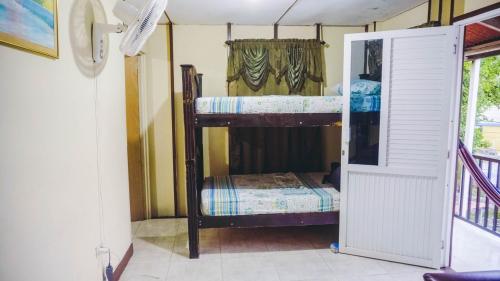 One-Bedroom Apartment image 4