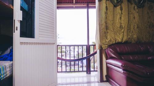 One-Bedroom Apartment image 2