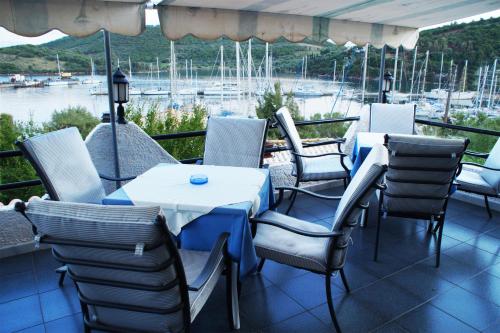 전망, Drymna Hotel in 네아 트리조니아