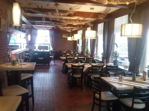 Bar/ Salón, Weinhaus Hotel in Norden