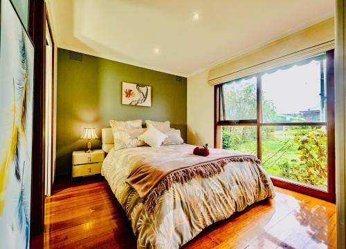 Near Yarra Valley, Dandenong Ranges and Healesville Sanctuary House with Two beds