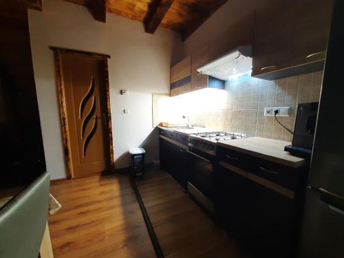 Mountain Cozy Home in Sub Cetate