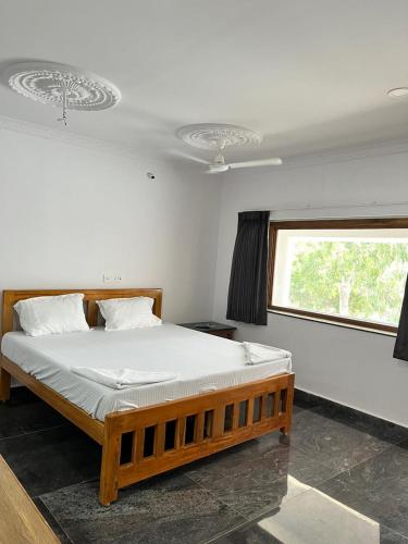 ANAND Beach Guesthouse by Moonrocks