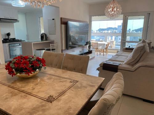 100m Praia Pitangueiras 3Q com Ar Churrasqueira 2 Vagas LP22 – khách sạn tại Pitangueiras