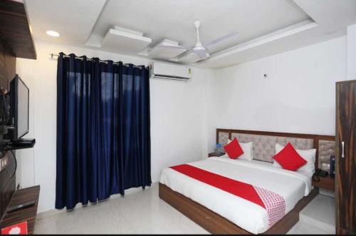 POP Radhe Oyo Hotel