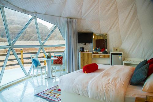 Double Room with Mountain View image 4