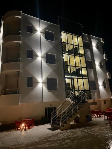 HillSide Hotel - main image