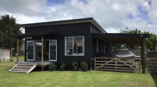Black Beauty - Double Family Lake House for 12 with a NEW SPA & Pets - Mangakino