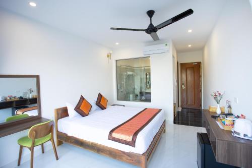 Standard Double Mountain View