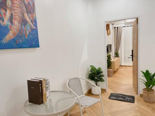 Unwind in oldtown, private floor, near Grand Palace